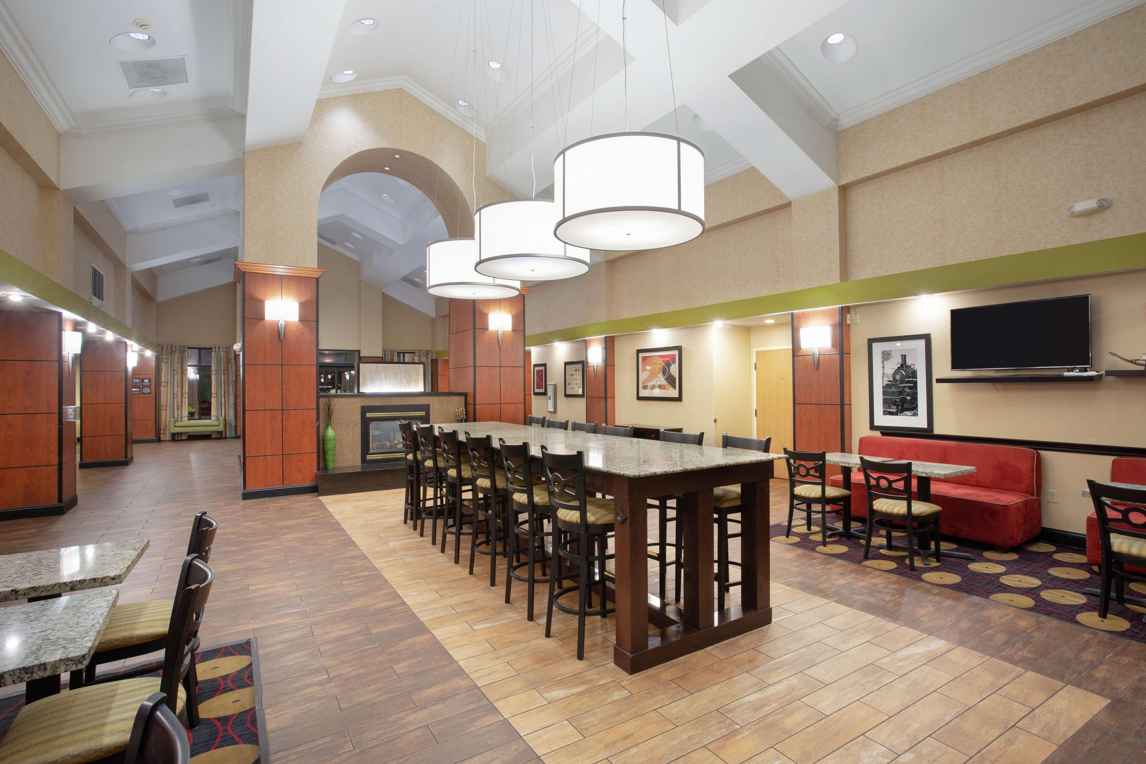 堪萨斯城梅里亚姆汉普顿酒店 Merriam 外观 照片
